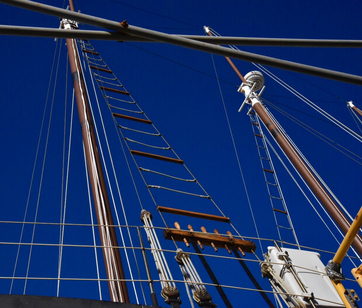 sailboat rigging - Wilmington Marine Center
